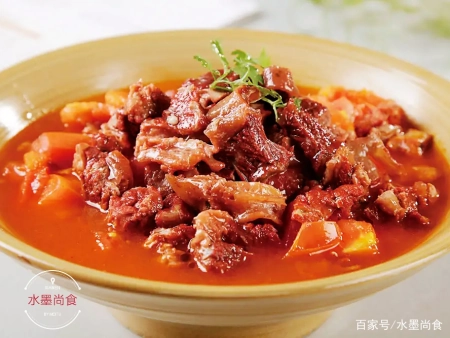 炖牛肉时，记住“2放3窍门”，牛肉软嫩鲜香不塞牙，熟烂又入味(炖牛肉怎样做不腥而且好吃)